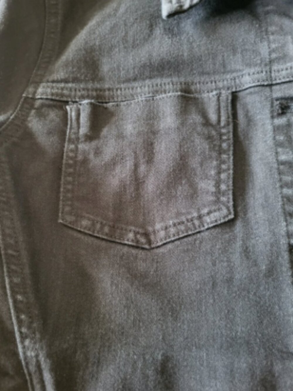 Chico's Size 1 Reg Medium Black Denim Cropped Jean Jacket 20 in length 4 Pockets - Picture 7 of 13